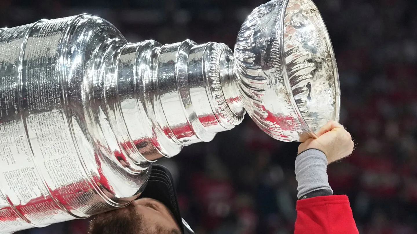 Piala Stanley Rusak Saat Florida Panthers Merayakan Kejuaraan Kedua Berturut-turut