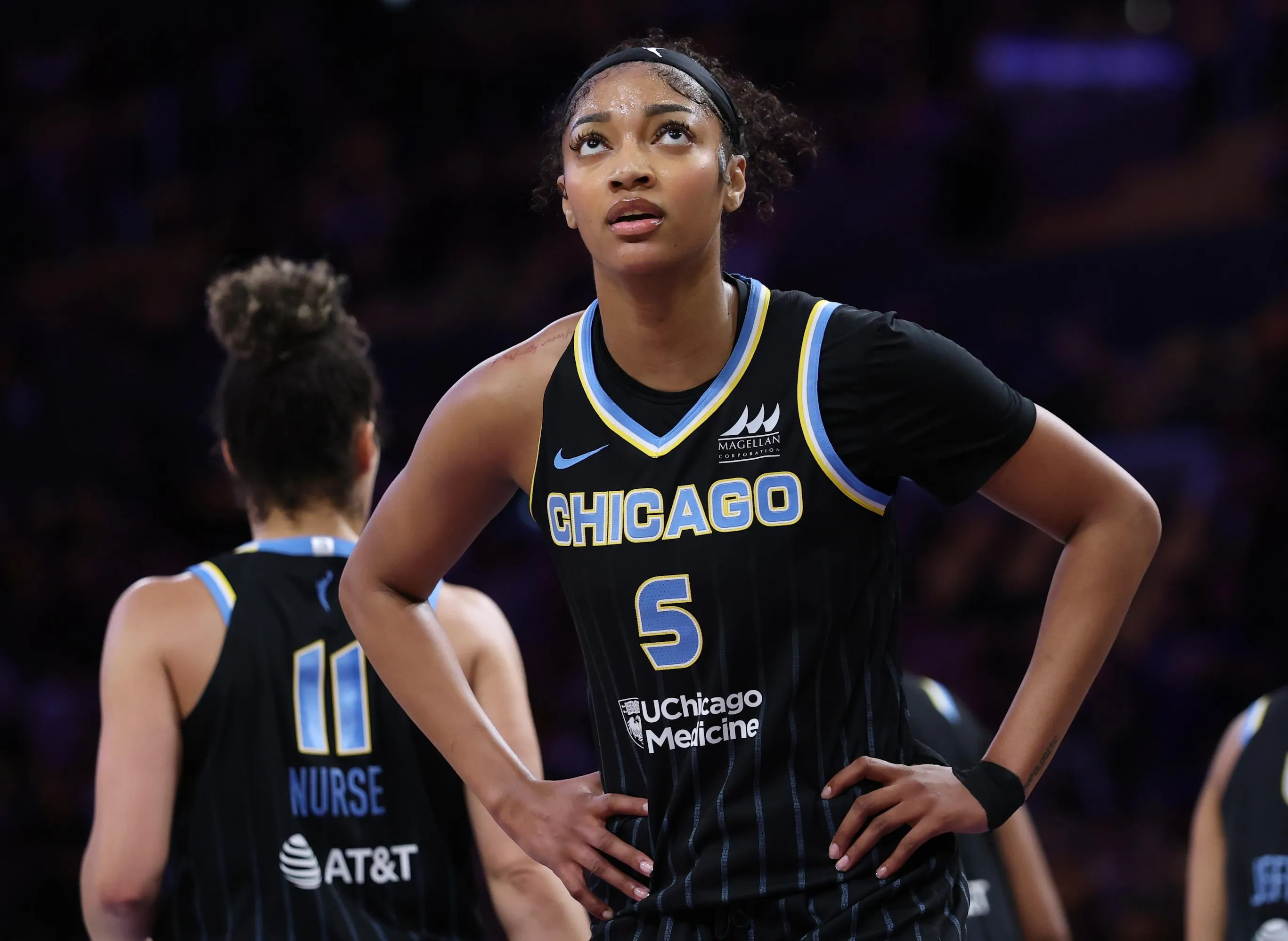 Angel Reese Cetak Double-Double dalam Kemenangan Sky saat Sparks Pensiunkan Jersey Candace Parker