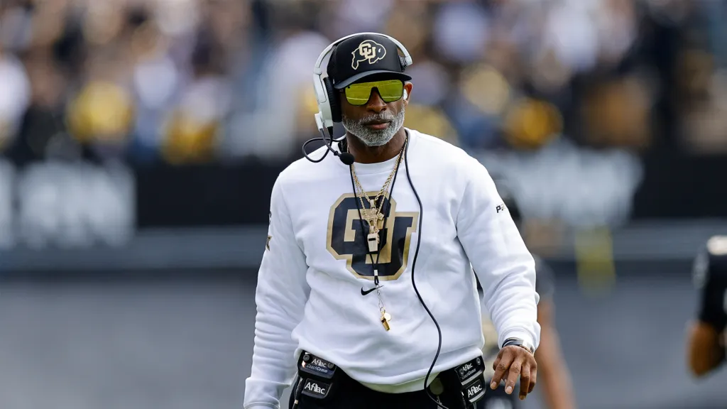 Kabar Kesehatan Deion Sanders: Pelatih Colorado Absen dari Kamp Sepak Bola Musim Panas karena Masalah Kesehatan