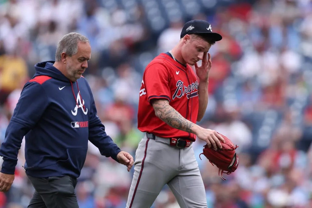 AJ Smith-Shawver Menjalani Operasi Tommy John